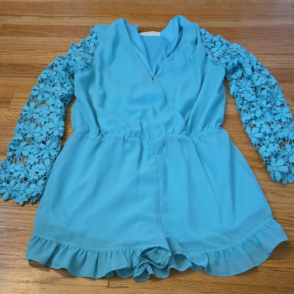 Entro Blue Lace Sleeve Romper